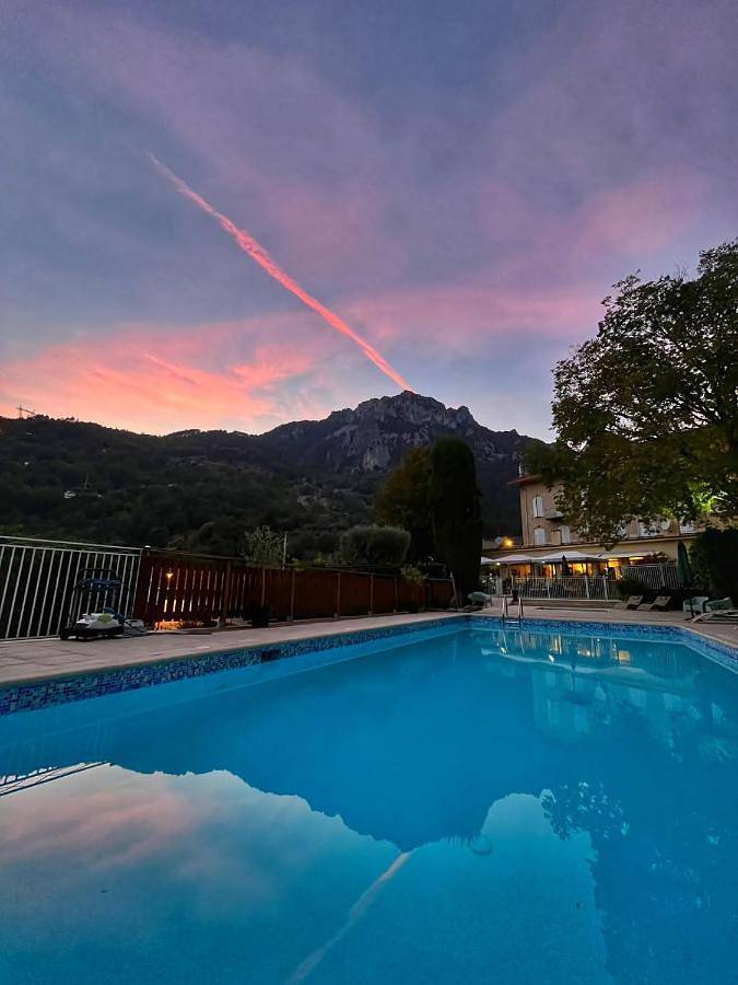 Hôtel pour 2 personnes, avec piscine et jardin à Roquebillière - 3
