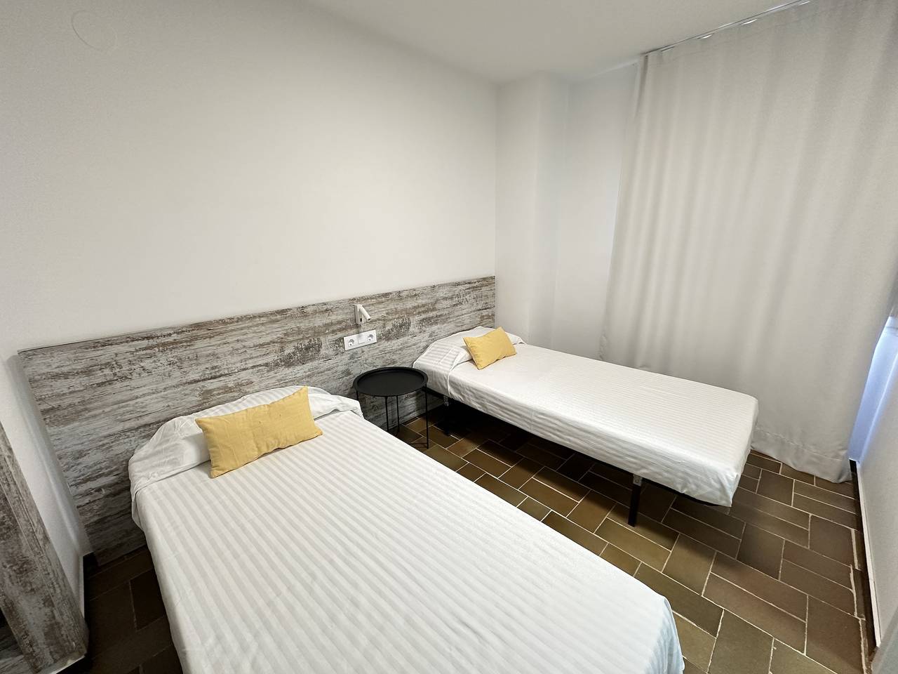 Entire apartment, Agi Porthos in Roses Centre, Roses