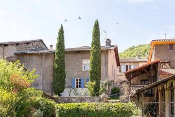 Cottage pour 2 personnes, avec jardin à Tullins