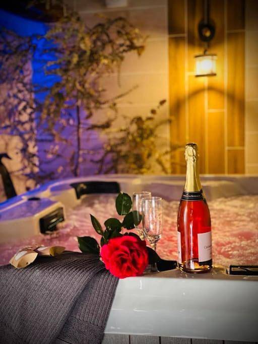 Maison de vacances pour 6 personnes, avec jacuzzi ainsi que terrasse et jardin