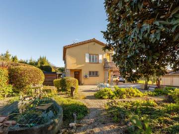 Gîte pour 4 personnes, avec balcon et jardin à Pégomas