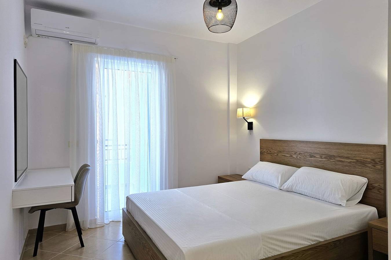 Ganze Wohnung, Ferienwohnung für 5 Personen mit Balkon in Sarandë, Vlorë