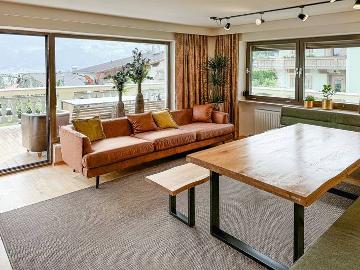 Holiday home for 13 people with balcony in Tux Alps, Ried im Zillertal