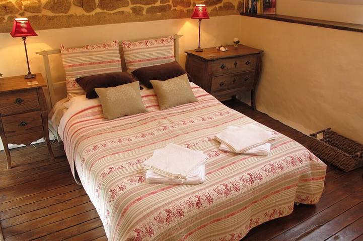 Converted Bread Oven mit einem Schlafzimmer - Perfekt für zwei, lesen Sie unsere Gästebewertungen! in Chantrigné, Mayenne