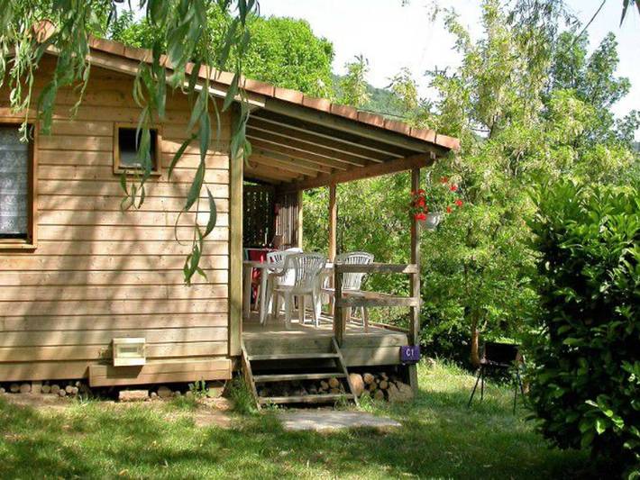 Gîte pour 4 personnes, avec terrasse et piscine, animaux acceptés à Darbres