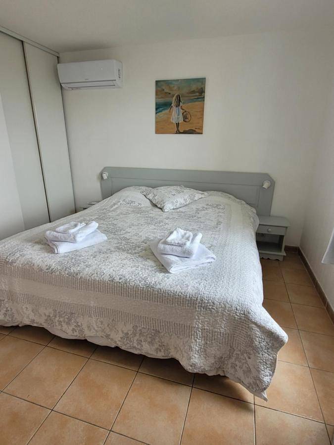 Maison de vacances pour 6 personnes, avec terrasse et piscine, animaux acceptés