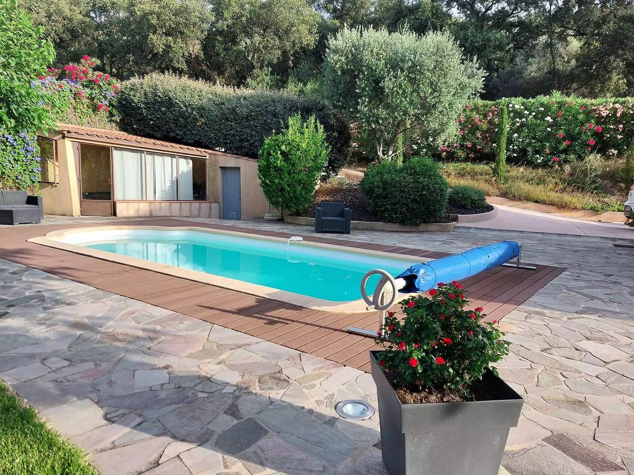 Villa pour 6 personnes avec piscine, à deux pas du Golf de Valcros, à La Londe-Les-Maures in La Londe-les-Maures, Côte méditerranéenne (France)