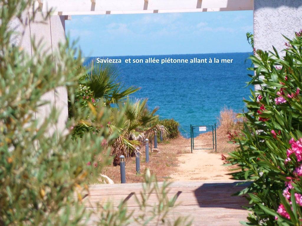 Villa Saviezza 3ch.,clim. à 150 m plage, pisc. chauf,jardin privé in Prunete, Cervione
