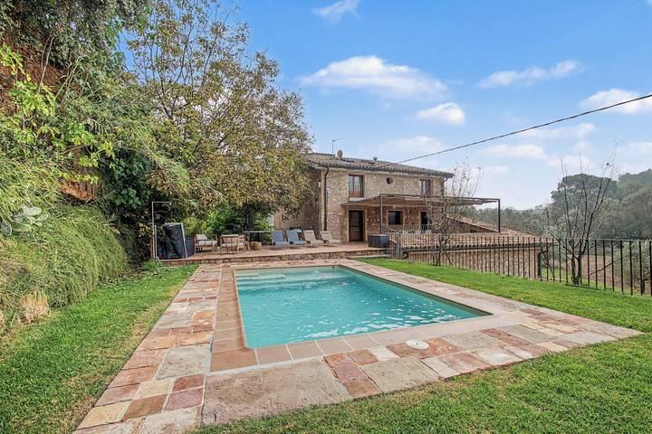 Vacation Home 'Masia Els Nocs' with Mountain Views, Wi-Fi, and Air Conditioning in Jorba, Barcelona Inland