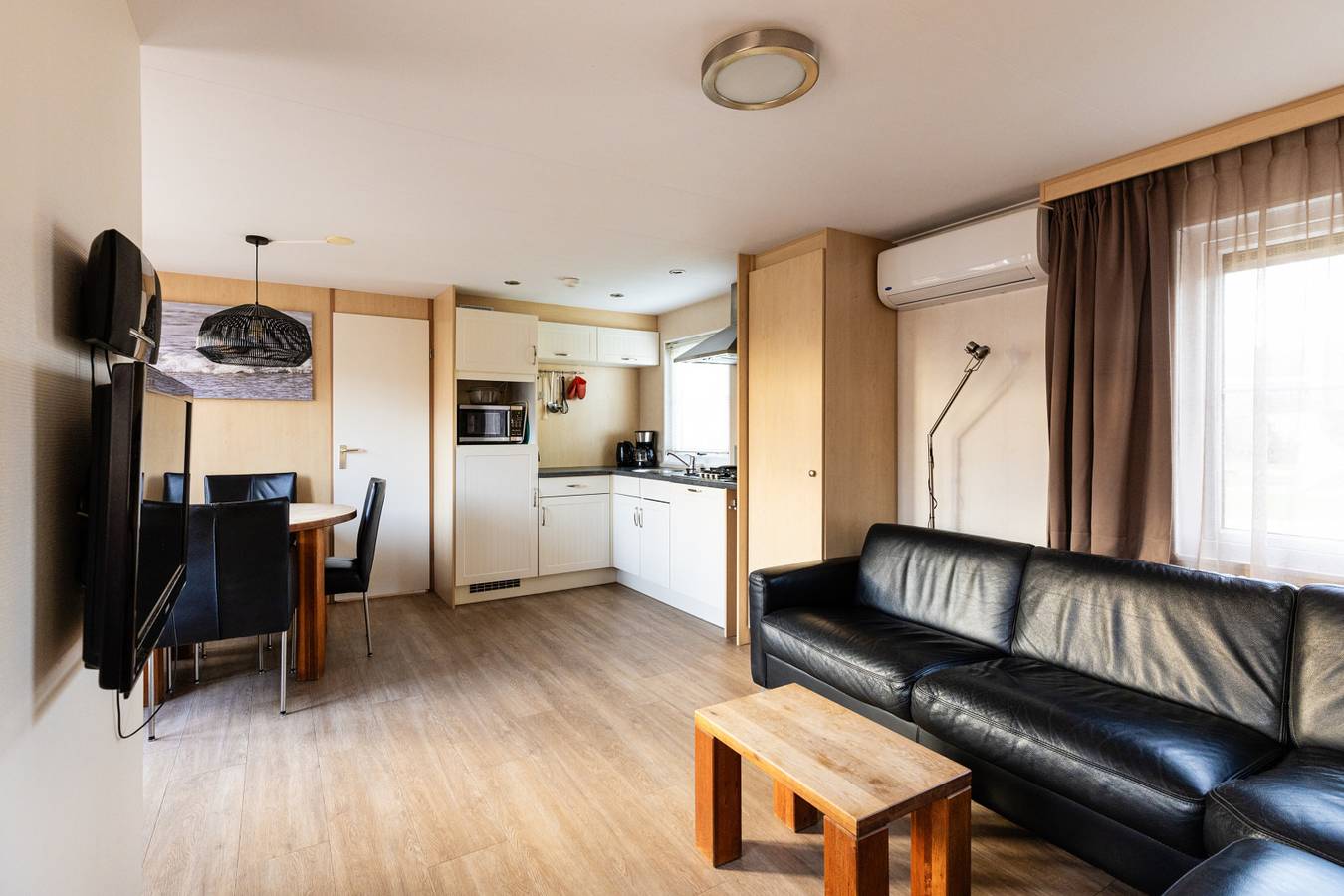 Moderner Dünenbungalow für 4 Personen mit 2 Badezimmern in einer Dünenlandschaft in Oosterend, Westfriesische Inseln