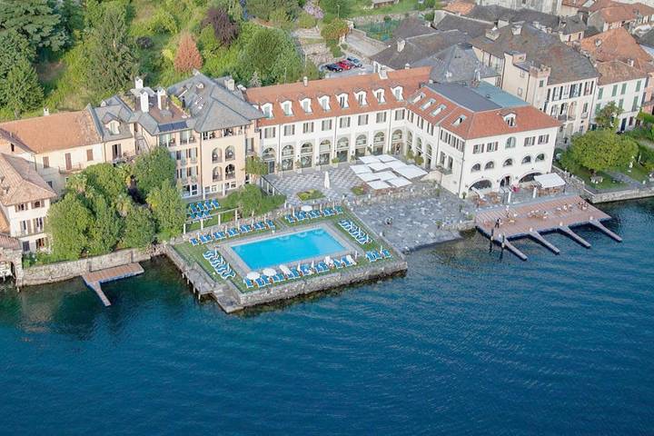 Hôtel pour 3 personnes, avec piscine et vue ainsi que vue sur le lac et jardin, animaux acceptés