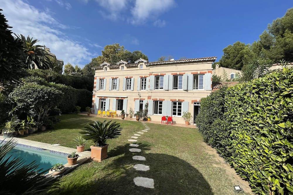 Villa for 10 People in Marseille, Marseille region