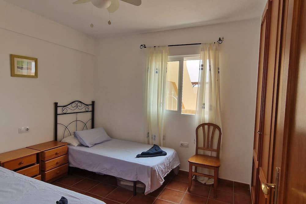 Apartamento entero, Apartamento con fantásticas vistas, a 400 metros del mar, 2 dormitorios, 5 personas. in El Pinar de San Gines, Cartagena