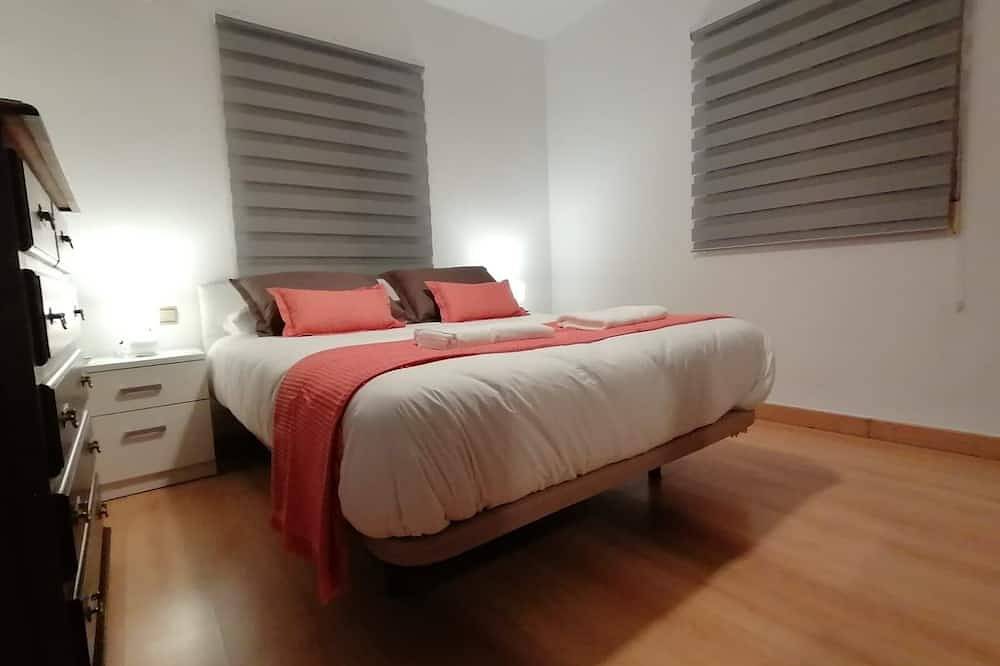 Entire apartment, Spacious Apartment in Armilla, Granada Province