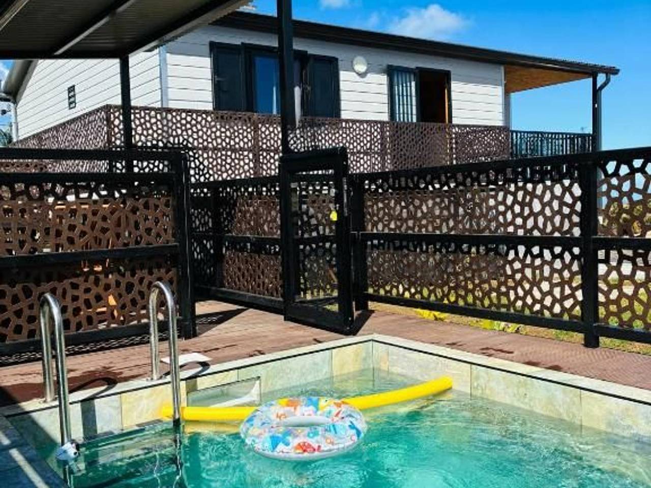 Villa au Tampon avec Terrasse, 3 Chambres, Parking Privé, Capacité 6 Personnes in Le Tampon (Réunion), Île de la Réunion