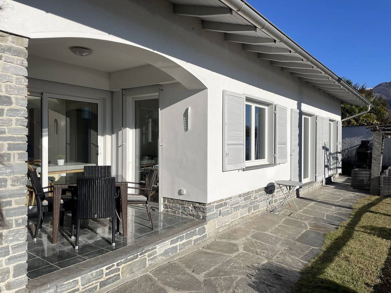 Ferienhaus mit traumhaftem Panoramablick - ein idyllischer Rückzugsort in Orselina, Tessiner Alpen