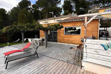 Location de vacances pour 7 personnes, avec jardin et terrasse à Velaux