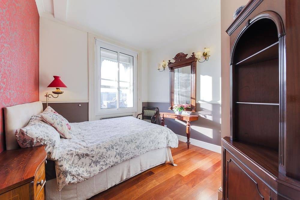 Entire apartment, Charming Apartment minutes walk from St Paul's Cathedral! in Downtown, London