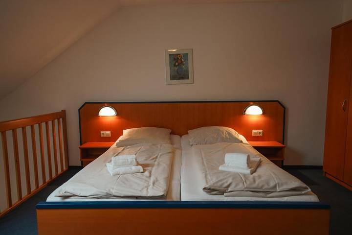 Hotel für 2 Personen, mit Terrasse und Garten sowie Pool und Sauna in Sonnen - 2