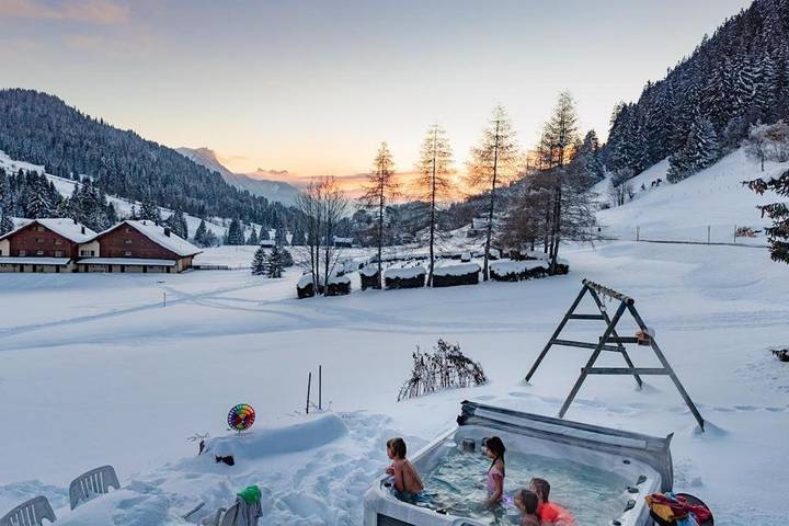 Appartement de vacances pour 8 personnes, avec Jacuzzi et Terrasse ainsi que Jardin et Vue