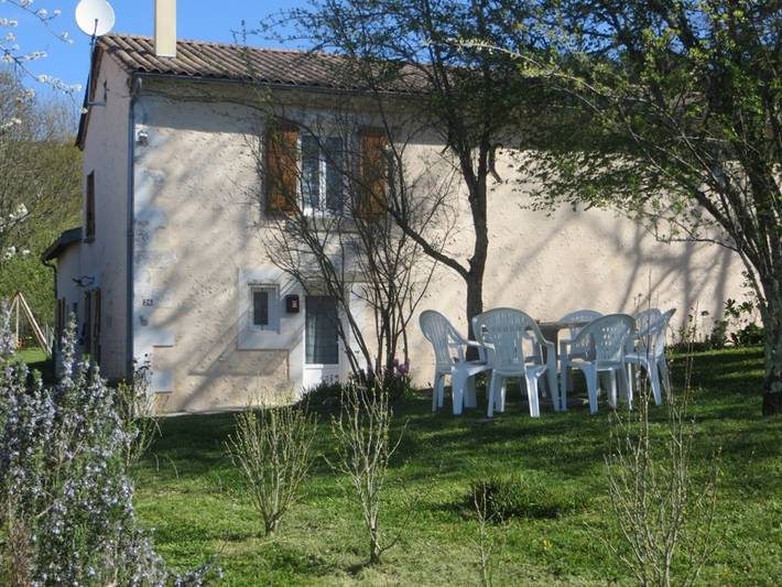 Gîte pour 5 personnes, avec terrasse et jardin - 1