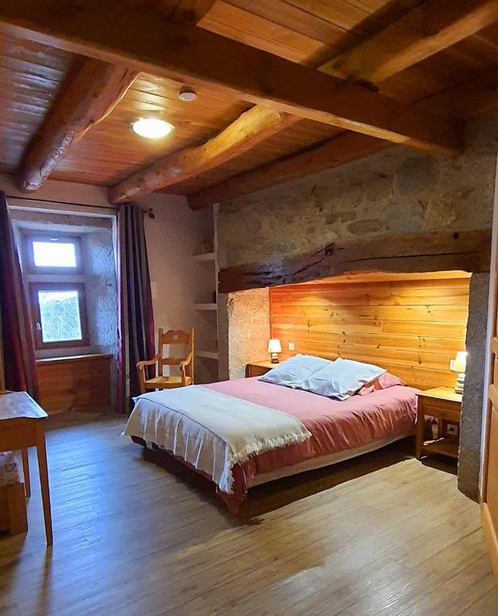 Chambre d’hôte pour 2 personnes, avec vue ainsi que piscine et jardin dans Lozère - 2