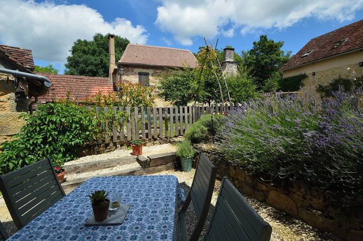 Gîte pour 3 personnes, avec Jardin à Badefols-d'Ans