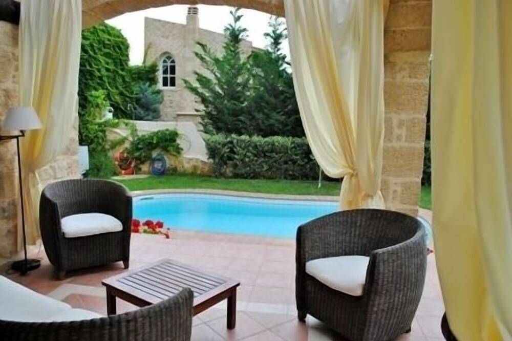 Rock House's Villa Melody, Secluded Villa with private swimming pool and garden in Platanias, Chania region