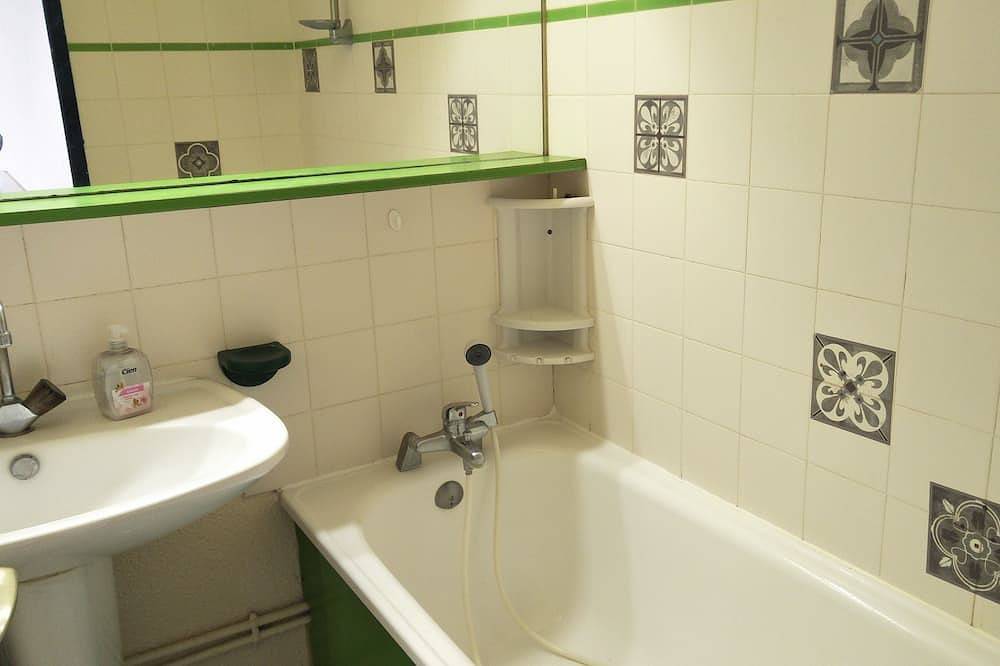 Entire apartment, Le Barcarès Coudalere View On The Lake Near The Beach in Le Barcarès, Côte d'Améthyste