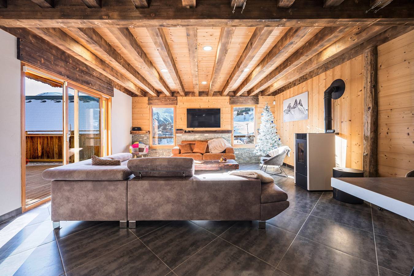 Chalet Liloo sous la neige „Saint Sorlin“ mit Bergblick, privater Terrasse und Wlan in Saint-Sorlin-d'Arves, Region Saint-Jean-de-Maurienne