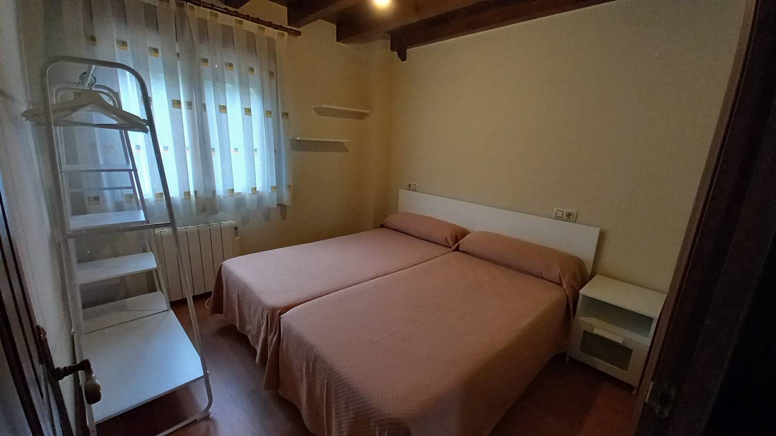 Casa vacacional 'El Cañu' con vistas a la montaña, terraza privada y Wi-Fi in Turanzas, Llanes