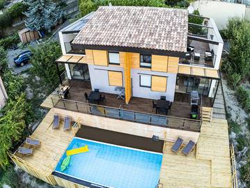 Gîte pour 4 personnes, avec balcon ainsi que jardin et piscine dans Marcoux