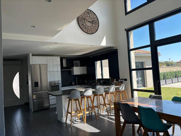 Location de vacances pour 11 personnes, avec jardin et piscine à Charmes-sur-Rhône - 3