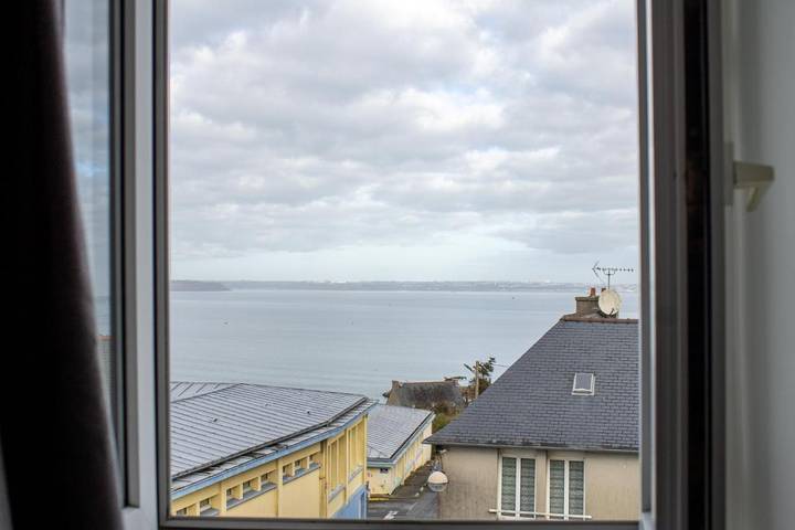 Location de vacances pour 9 personnes, avec jardin et vue dans Plage De La Cale Lanveoc - 2