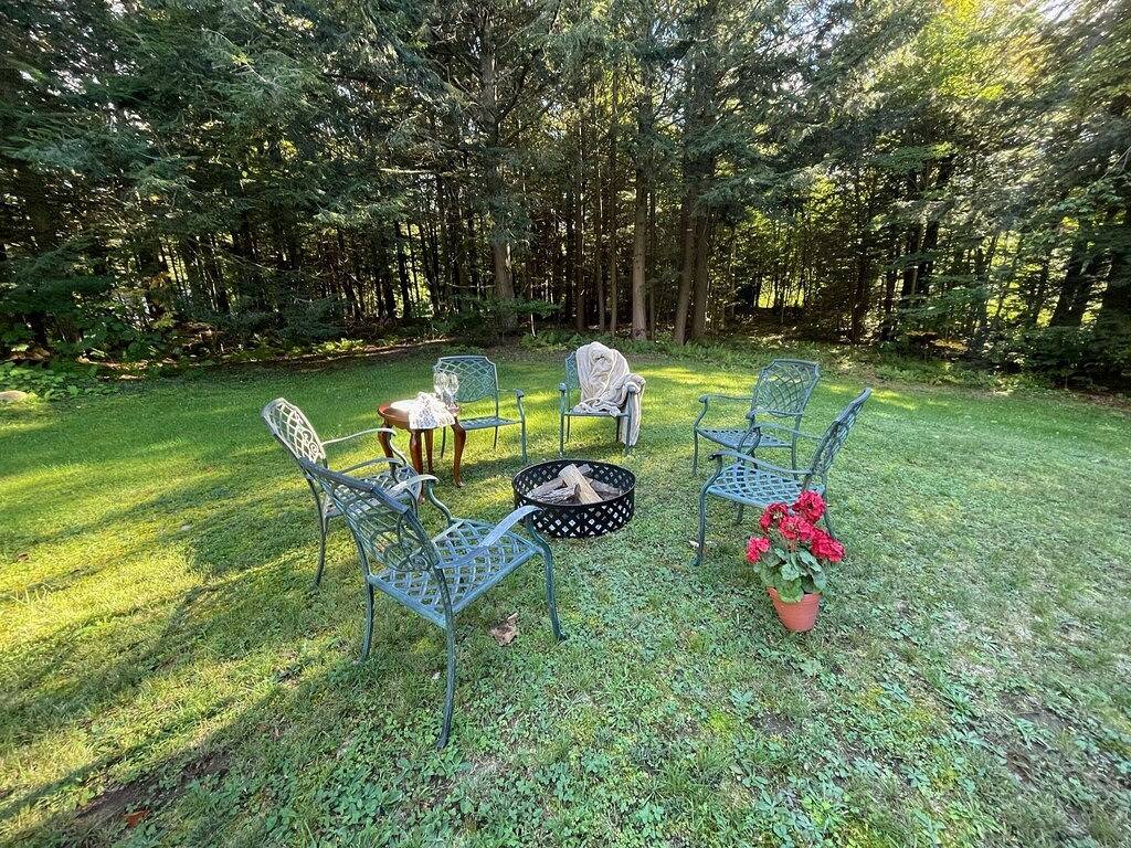Bearvaria- Hot Tub, Fireplace, Close to Trails! in Killington, Rutland County