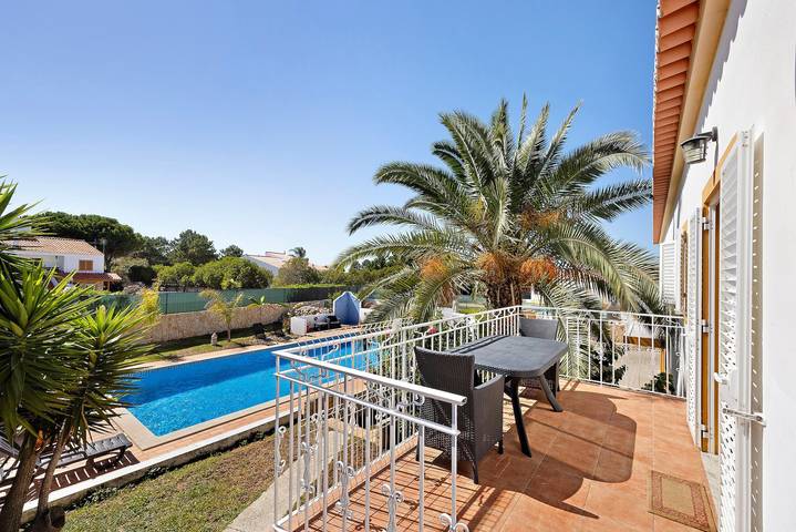 Ferienhaus für 9 Personen, mit Garten in Aljezur