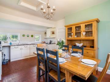 Glamping for 6 People in Little Missenden, Buckinghamshire, Photo 2