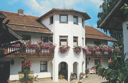 Ganze Wohnung, Kieslinger Hilde - Fewo 35 qm Eg mit Balkon in der Nähe des Arracher Seeparks in Arrach, Ostbayern