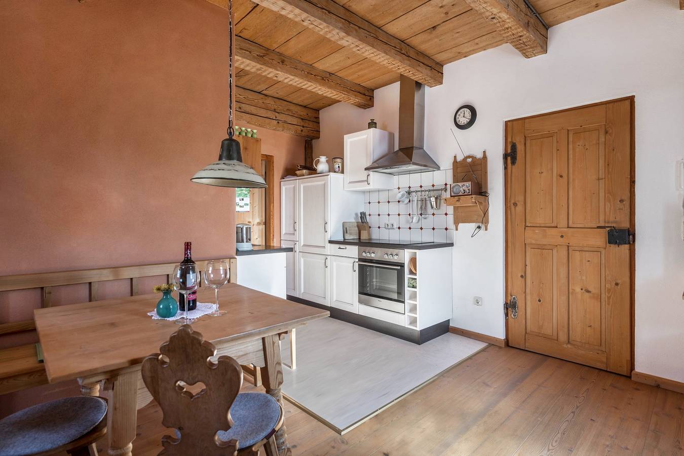 Ganze Wohnung, Gemütliche Ferienwohnung "Ferienwohnung Wachsbichl" mit Bergblick in Unterammergau, Bayerische Alpen