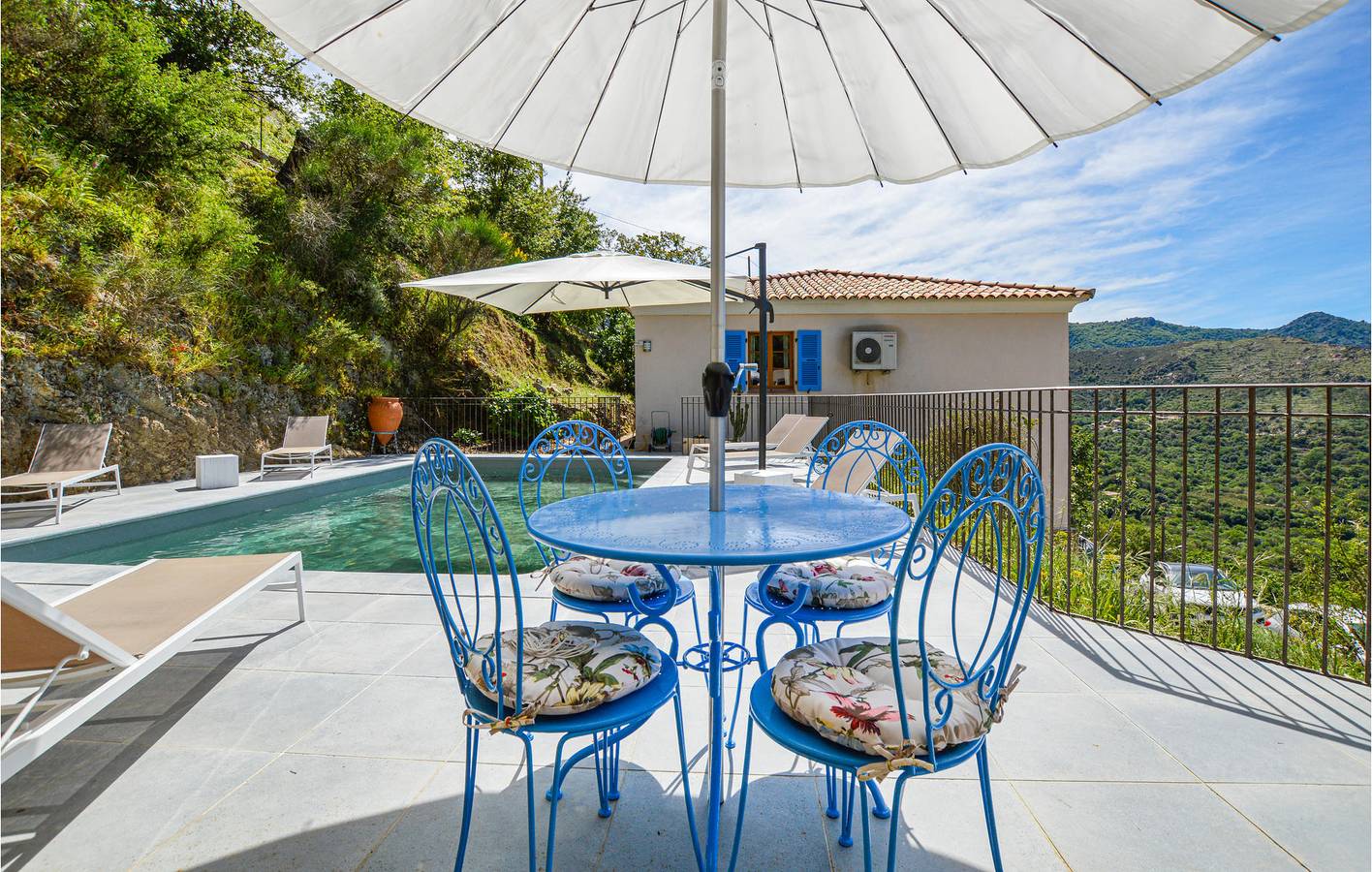 Appartement vue mer avec piscine, terrasse et parking à Feliceto in Nessa, Région de Calvi