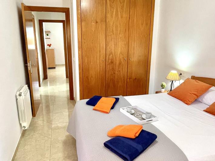 Gîte pour 6 personnes, avec piscine ainsi que balcon et jardin dans La Pineda - 4