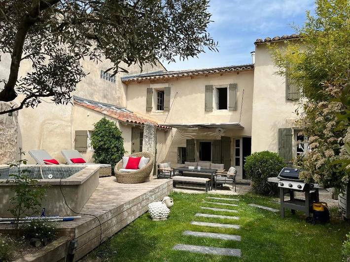 Chalet para 6 personas, con jardín y piscina - 1