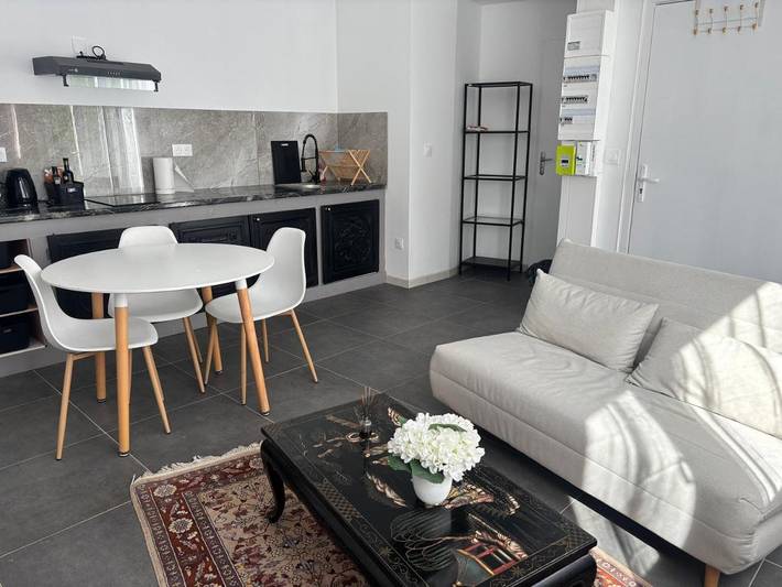 Gîte pour 2 personnes, avec jardin, animaux acceptés à Solesmes