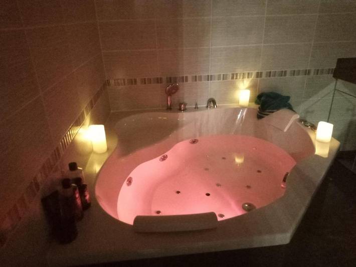 Hôtel pour 2 personnes, avec piscine ainsi que terrasse et jacuzzi dans Beauce-la-Romaine - 3