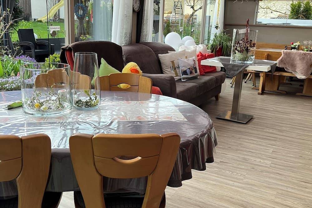 Ganze Wohnung, Liebevoll eingerichtete Ferienwohnung (52 qm) für bis zu 2 Personen mit voll ausgestatteter Küchenzeile in Fladungen, Rhön-Bayern