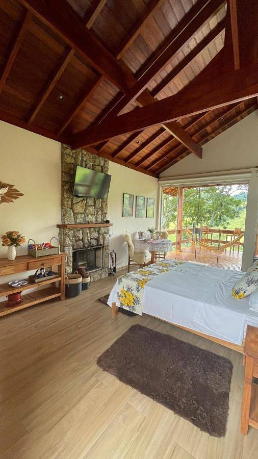 Casas e apartamentos de temporada para 2 pessoas, com jardim e vista em Paraisópolis
