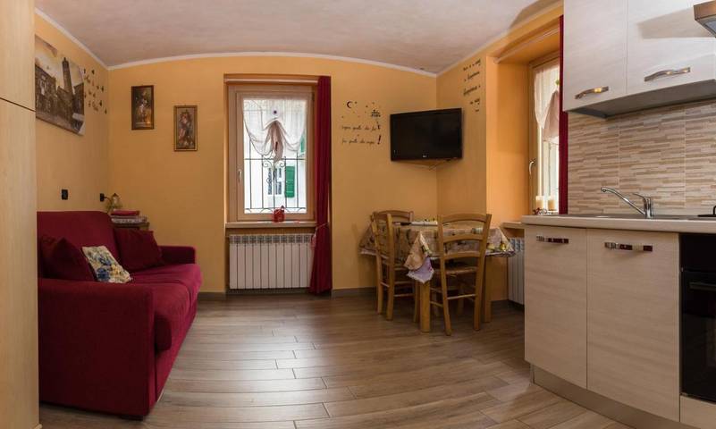 Gîte pour 12 personnes, avec jardin et vue dans Serina