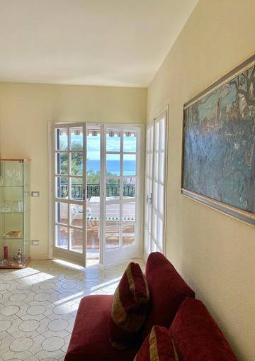 Gîte pour 5 personnes, avec terrasse et vue à Vallecrosia