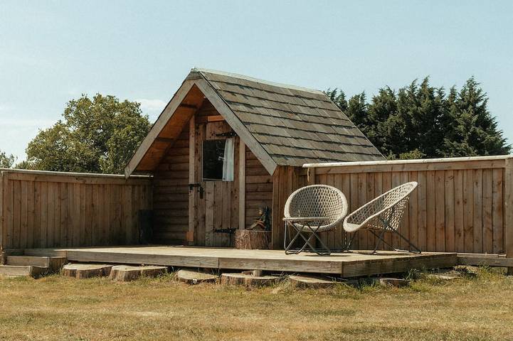 Glamping for 2 people, with garden, with pets in Wiltshire