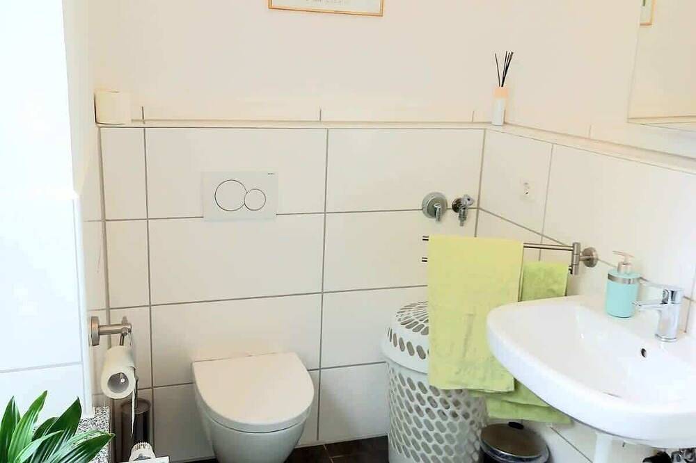 Ganze Wohnung, Fewo Weser Og Shady Pines Room 4 in Hadamar, Lahntal